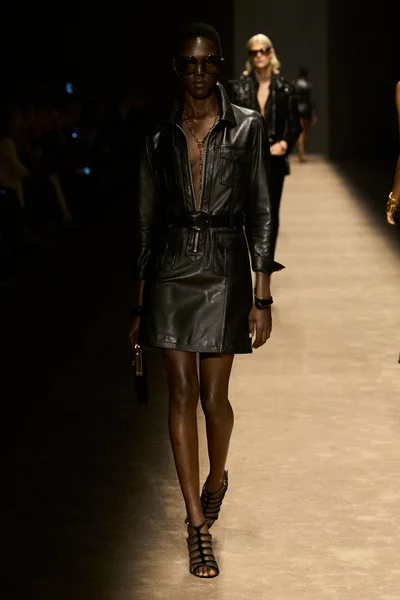 Look 45
